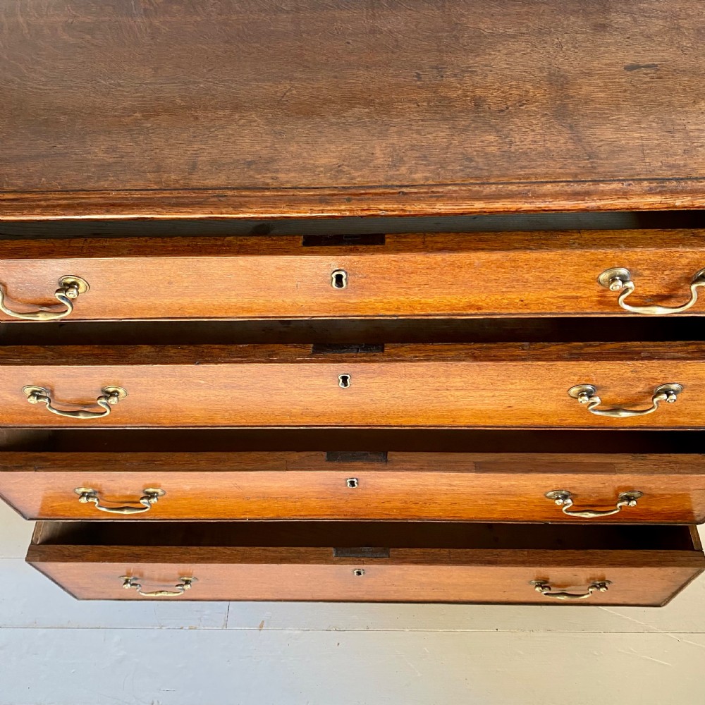 Georgian oak chest of drawers  View IV