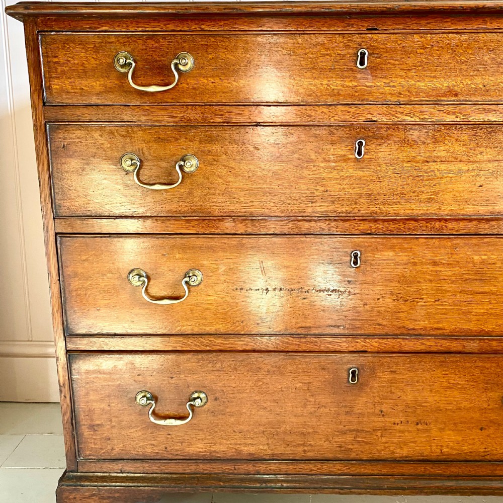 Georgian oak chest of drawers  View V