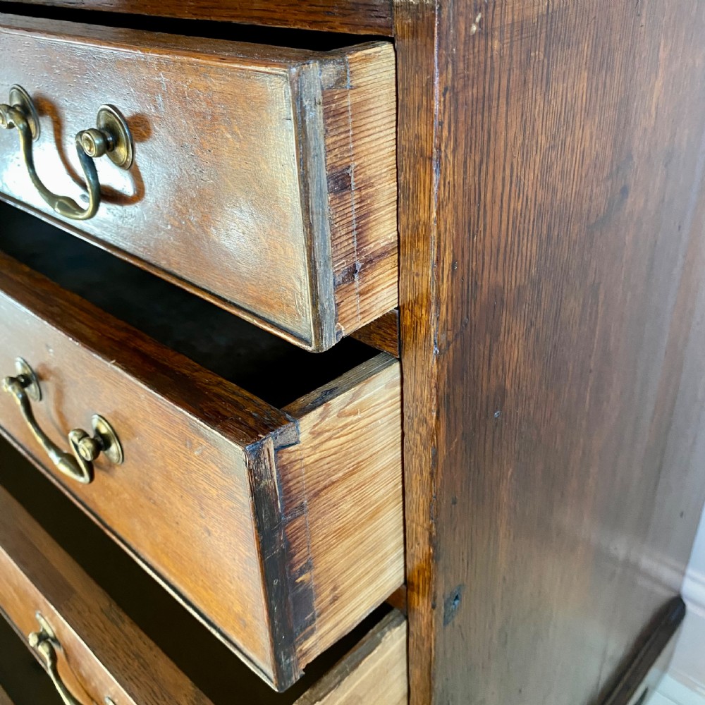 Georgian oak chest of drawers  View VIII