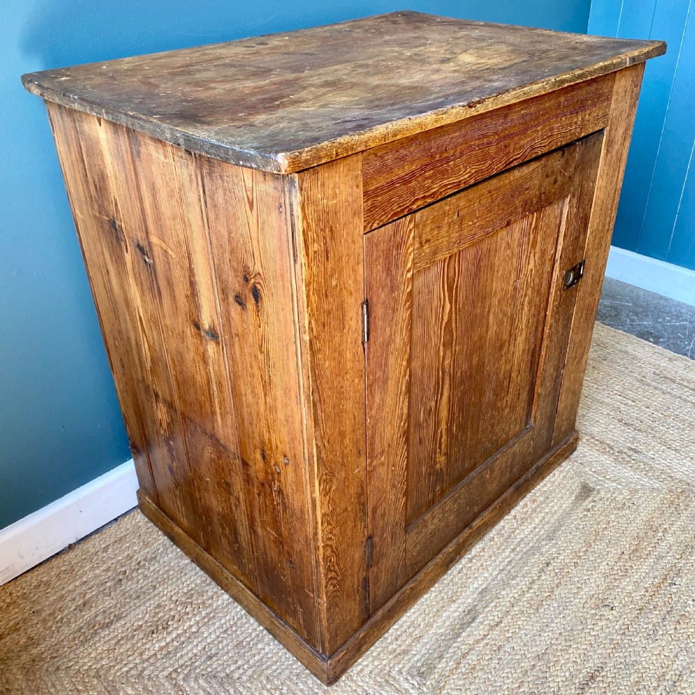 19th century pine cupboard  View VII