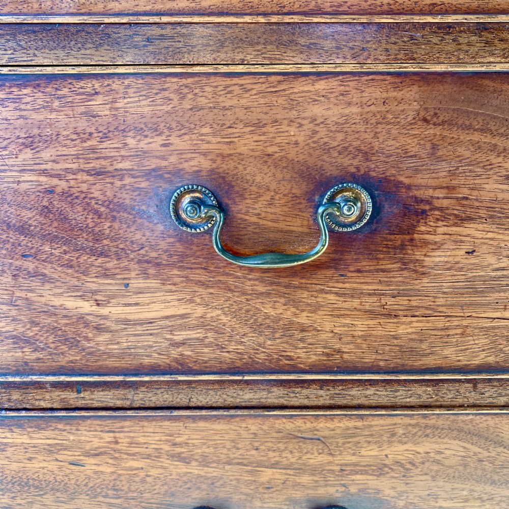 Georgian mahogany chest of drawers  View XI