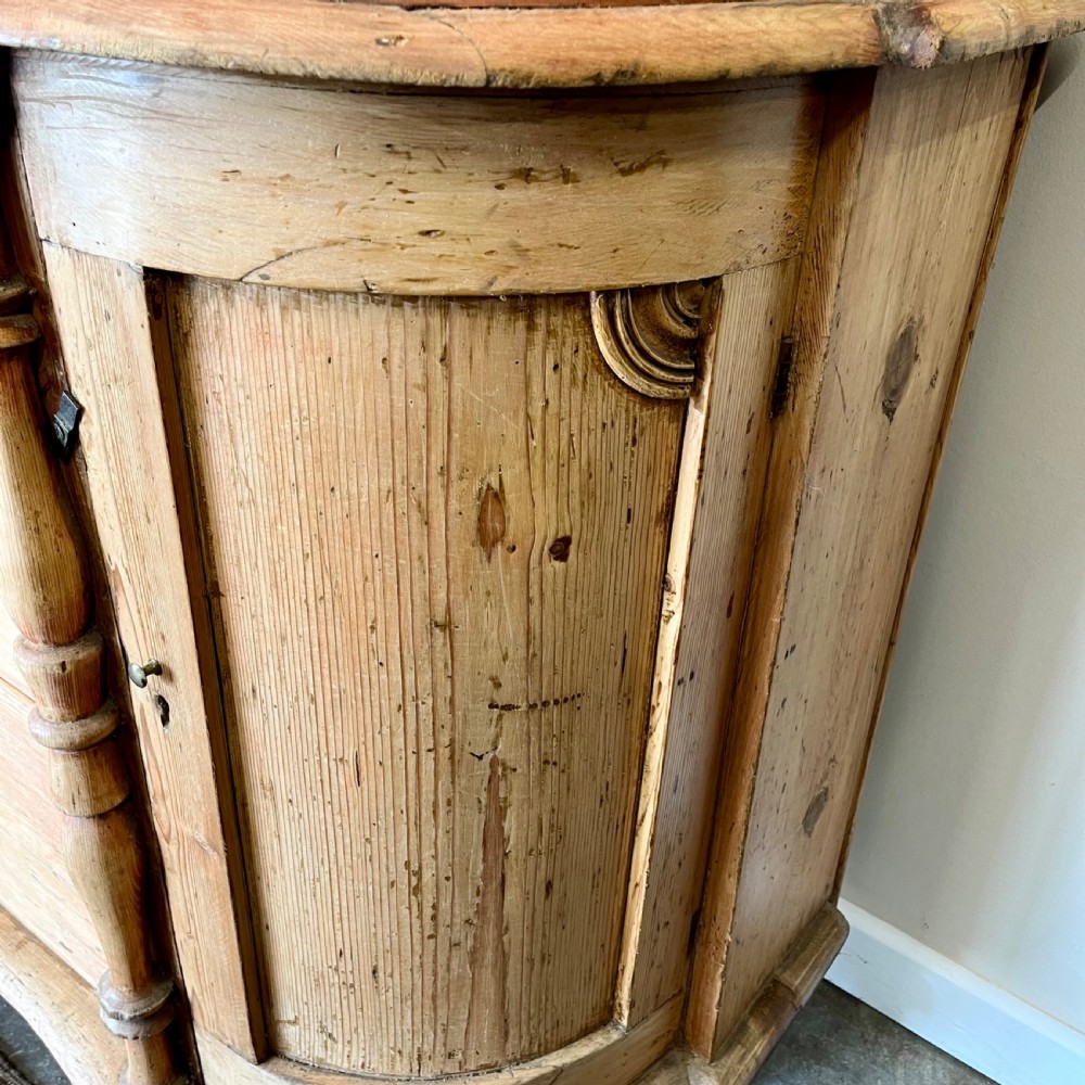 19th century pine dresser View V