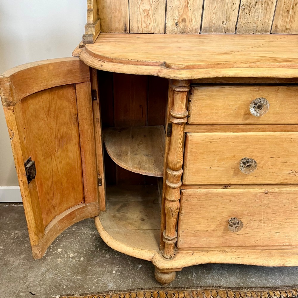 19th century pine dresser View VIII
