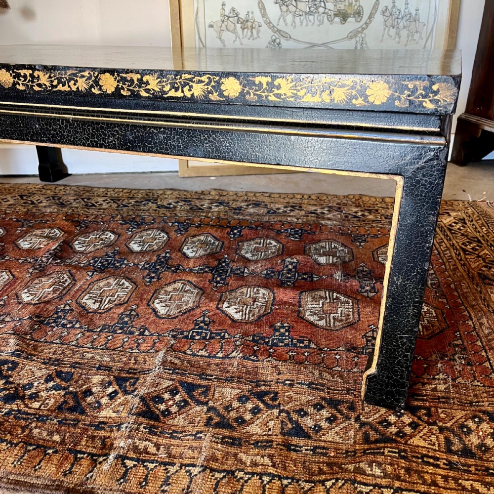 Lacquered chionoiserie coffee table View III