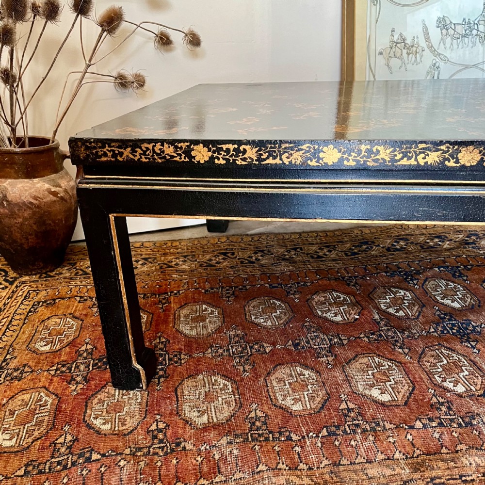 Lacquered chionoiserie coffee table View IV