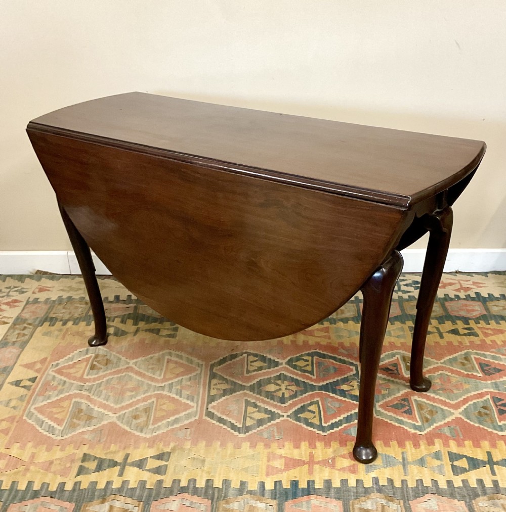 Georgian Cuban mahogany dining table