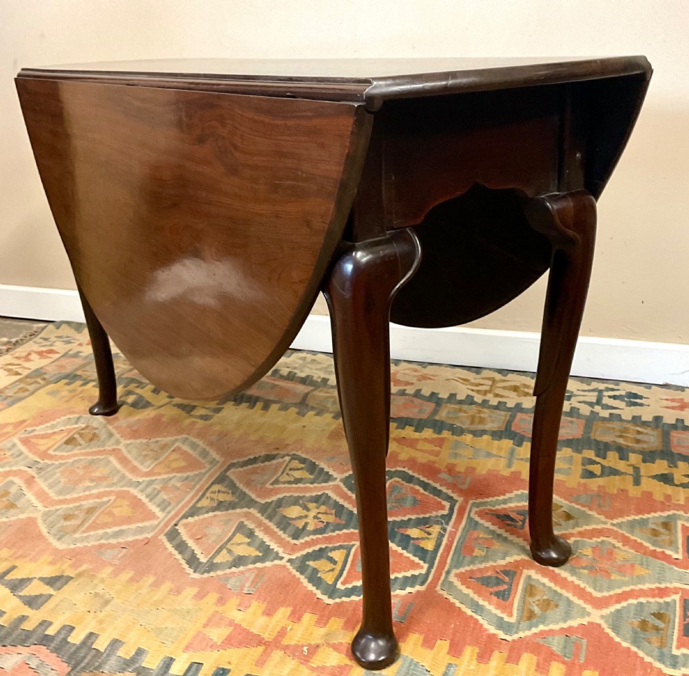 Georgian Cuban mahogany dining table View III
