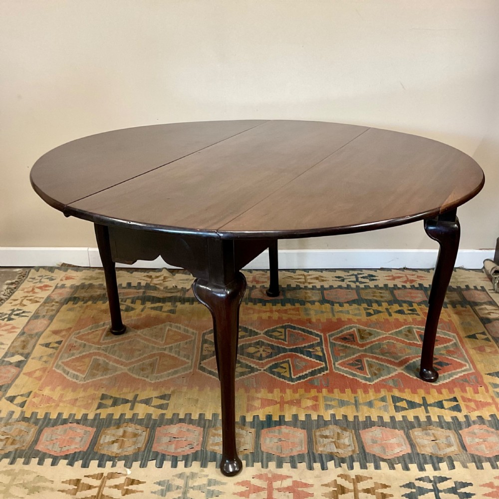 Georgian Cuban mahogany dining table View VI