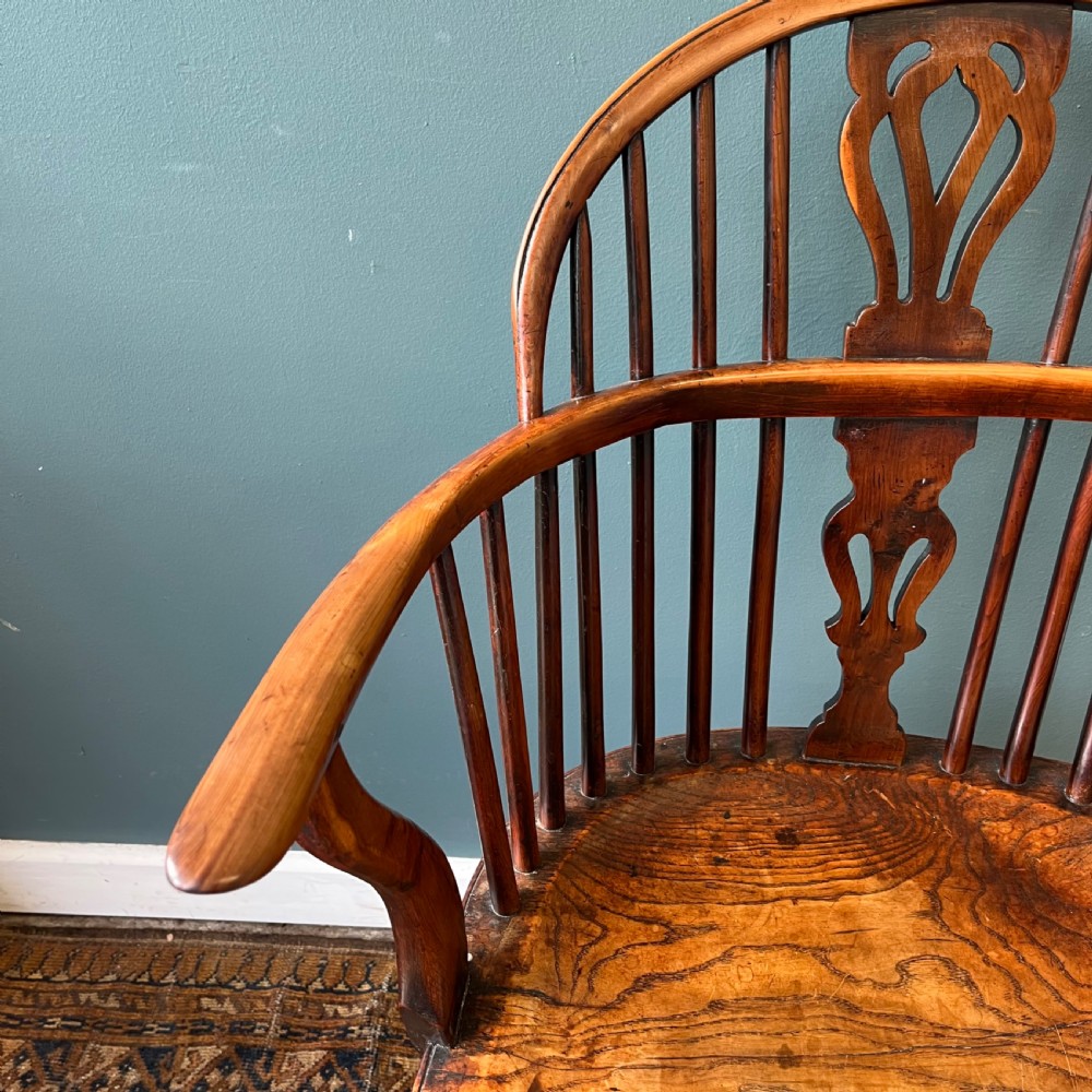 19th century yew and elm Windsor chair View VI