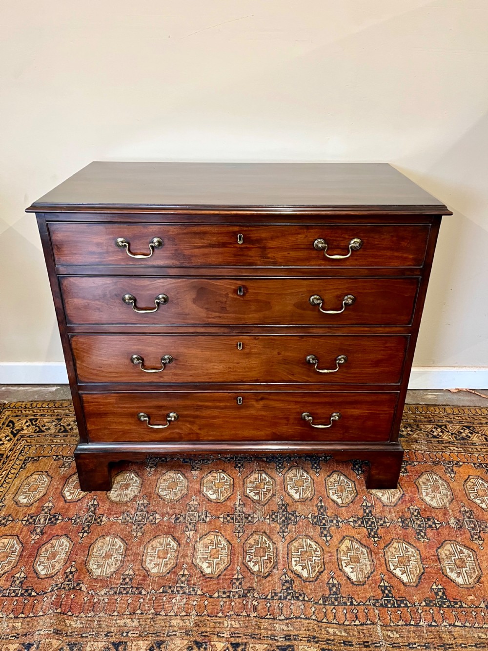 Georgian mahogany chest of drawers View III