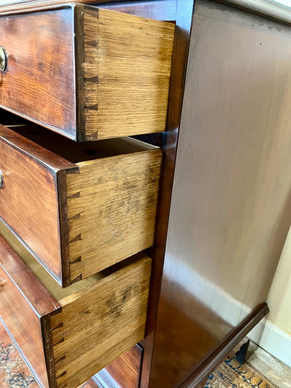 Georgian mahogany chest of drawers View VIII