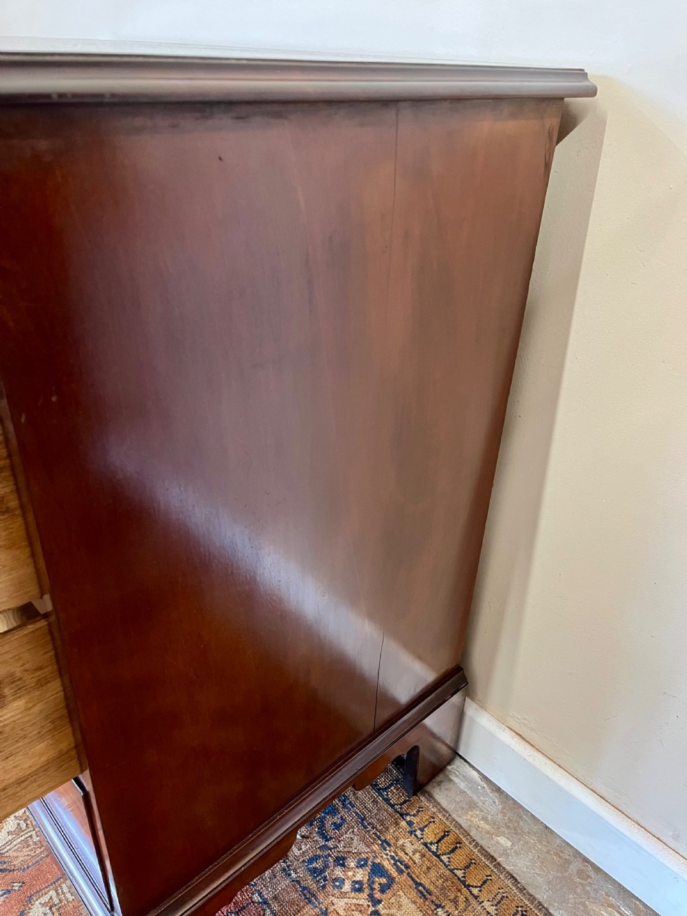 Georgian mahogany chest of drawers View IX