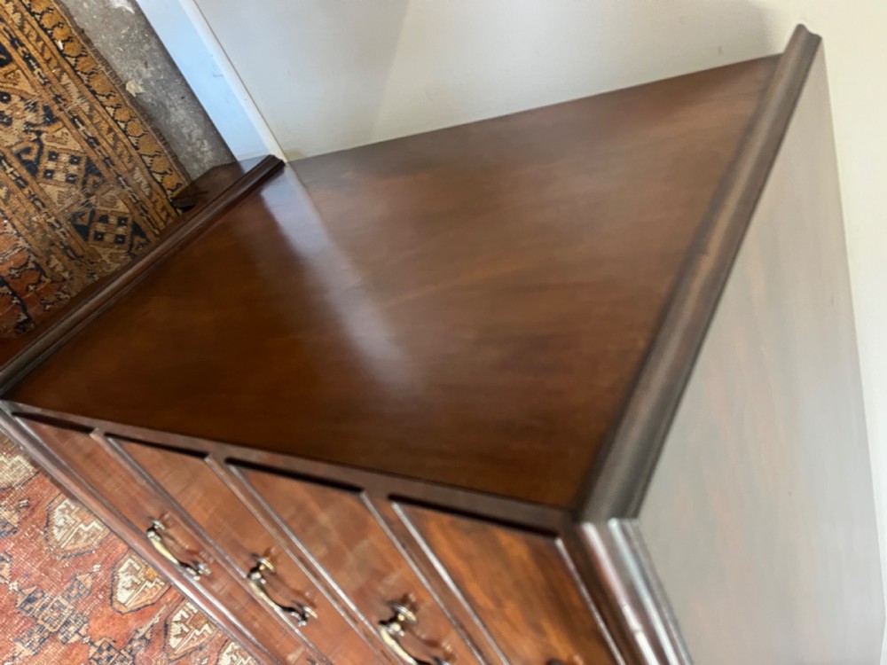 Georgian mahogany chest of drawers View XI