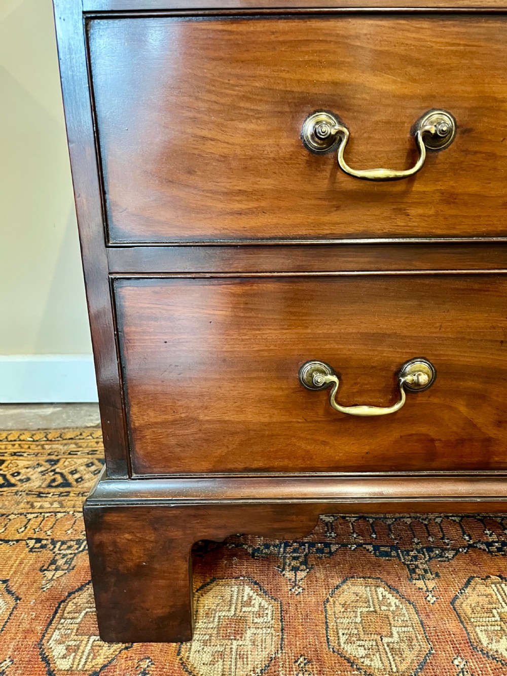 Georgian mahogany chest of drawers View XII