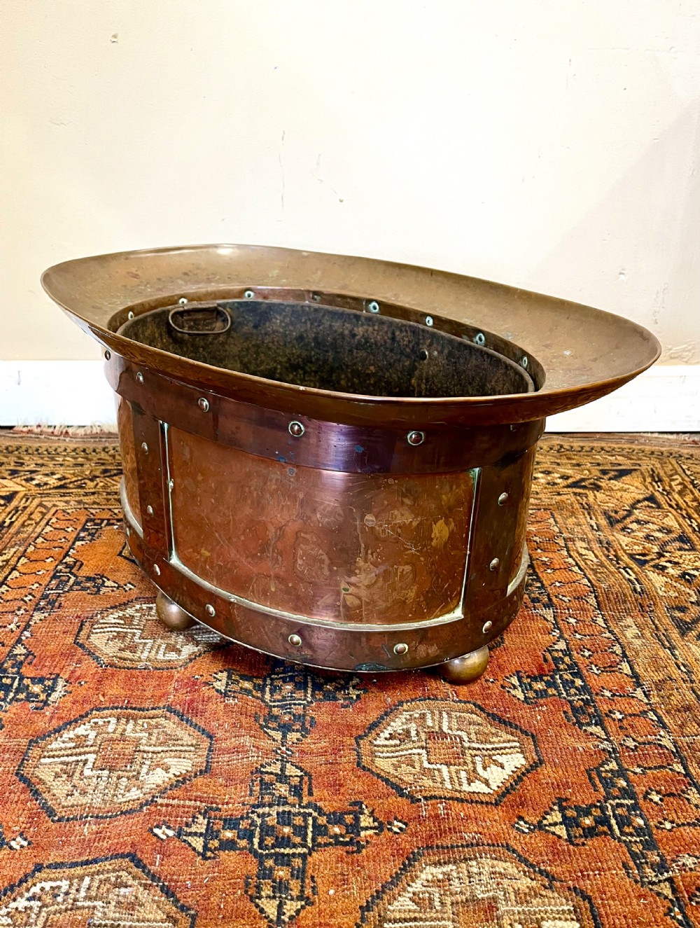 Arts and crafts log coal bucket View IV