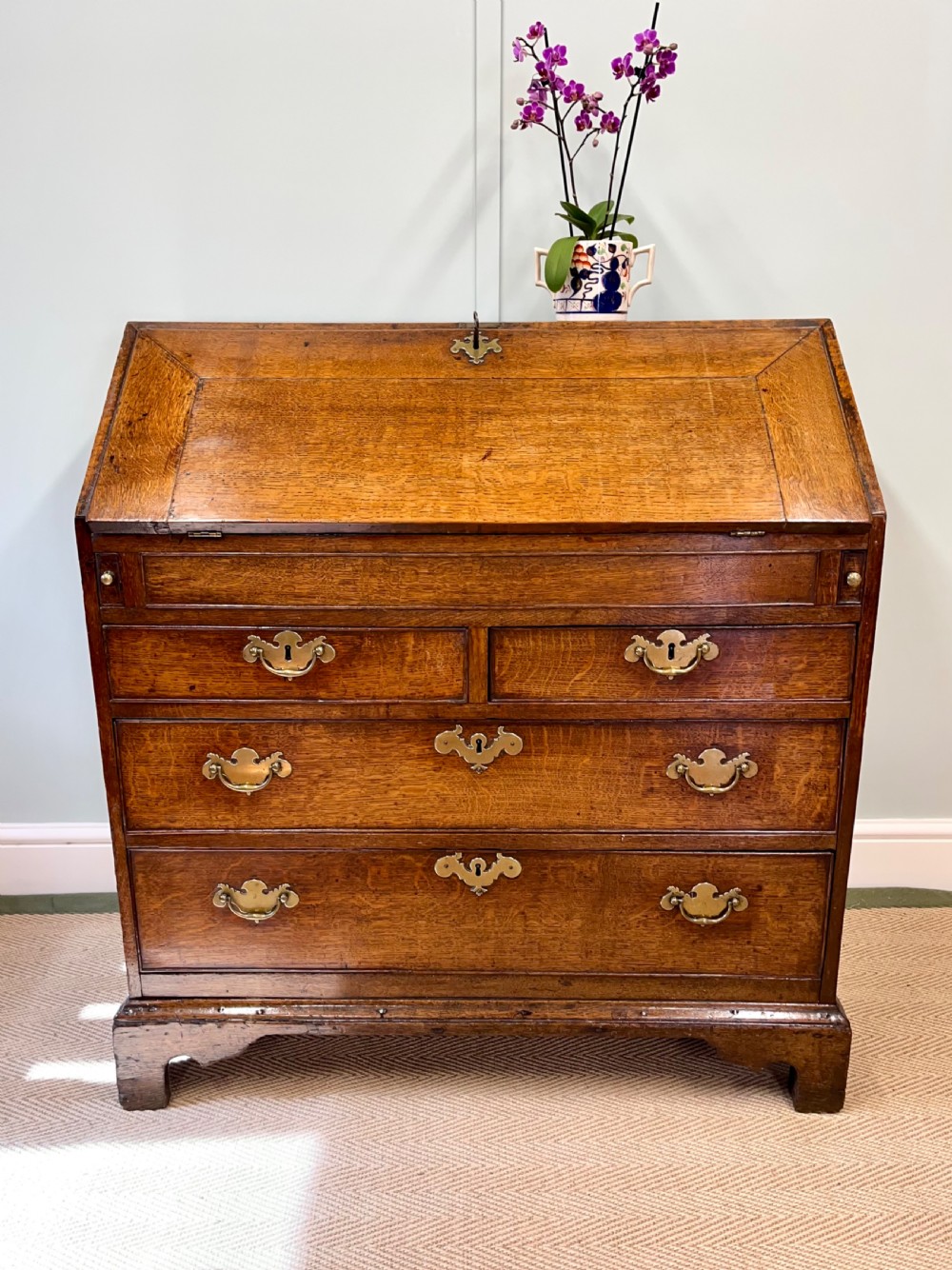 Early 18th century oak bureau 