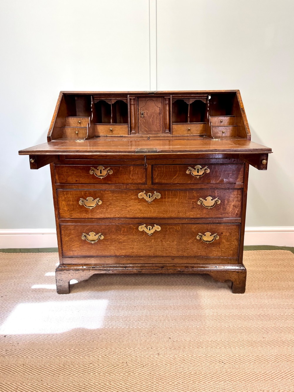 Early 18th century oak bureau  View II