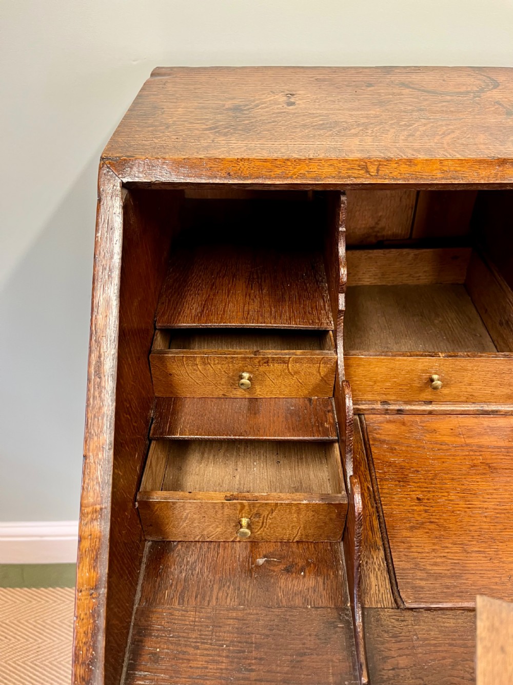 Early 18th century oak bureau  View XI