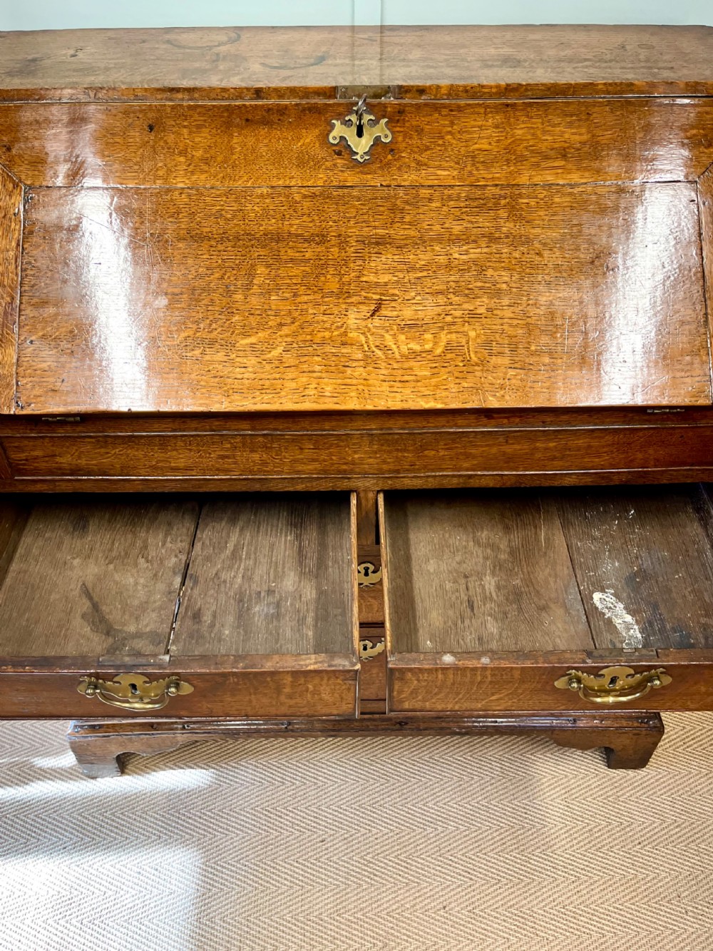 Early 18th century oak bureau  View XIV