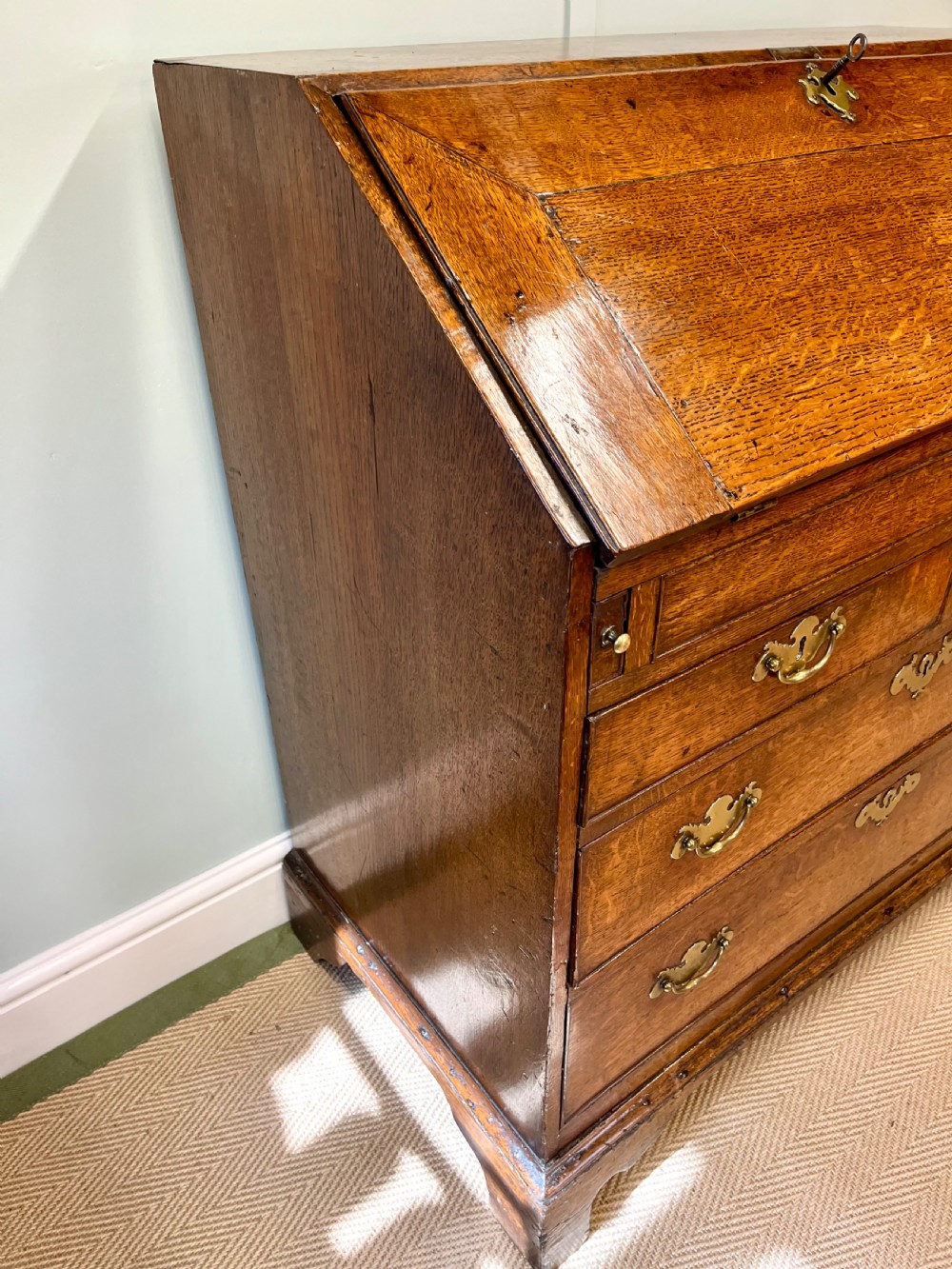 Early 18th century oak bureau  View XV
