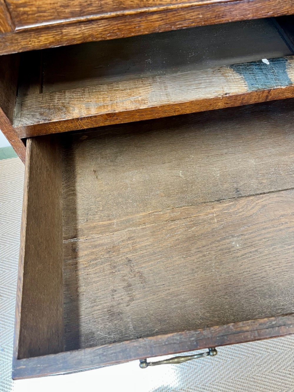 Early 18th century oak bureau  View XVIII
