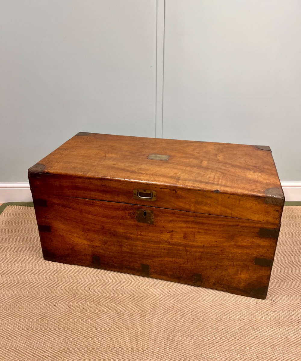 19th century large campaign trunk View VIII
