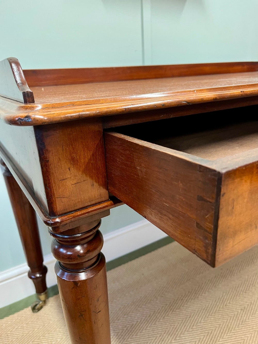 19th century mahogany table View VII