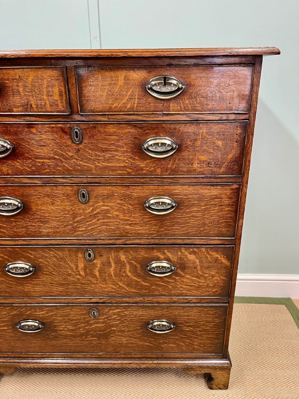18th century oak chest of drawers View IV