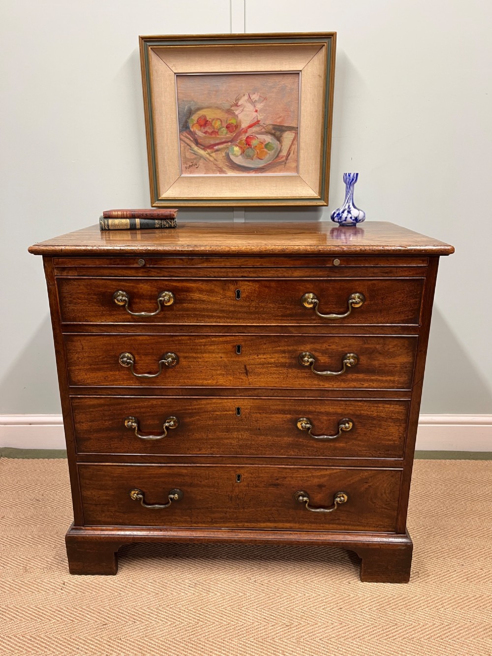Georgian mahogany chest of drawers View II