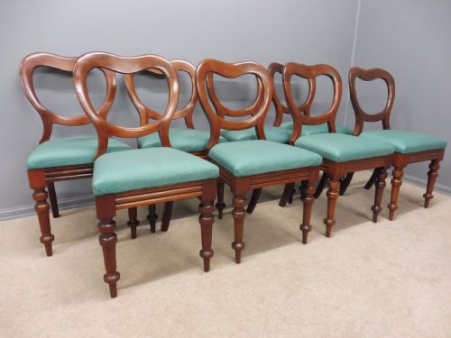 Set of 8 Heart Shape Victorian Mahogany Balloon Back Dining Chairs Circa 1860