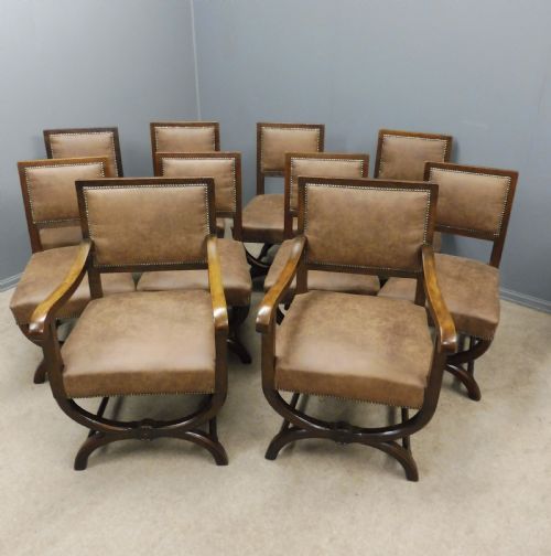 Set of 10 Stylish Oak Arts and Crafts Dining Chairs