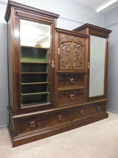 Superb Quality Victorian Mahogany Wardrobe
