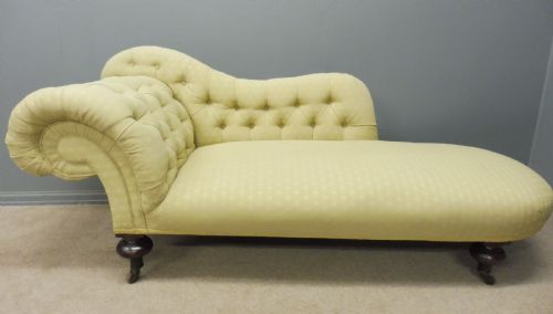 Victorian Chaise Longue Sumptuously Upholstered in Pale Yellow