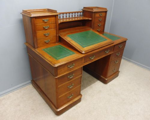 Victorian Mahogany Desk