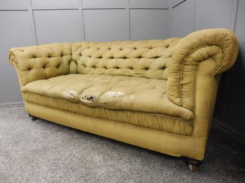 Very Comfortable Late Victorian Chesterfield Sofa