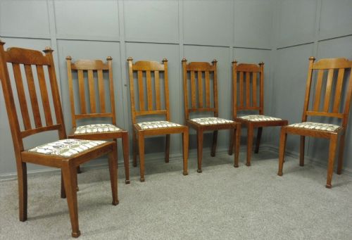 Set of 6 Oak Arts and Crafts Dining Chairs