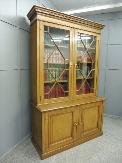 Mellow Oak Ships Bookcase