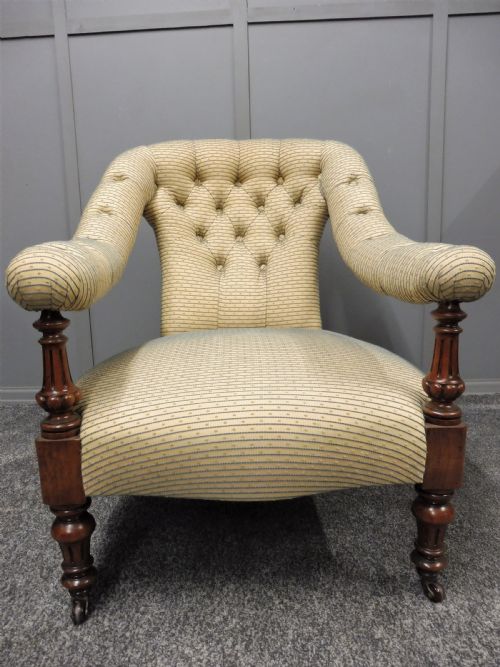 Excellent Quality Mid 19th Century Walnut Armchair