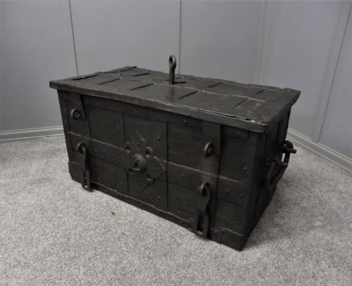 17th Century Armada Chest