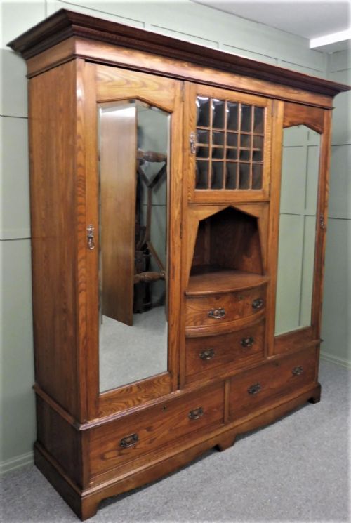 fig 1. ARTS AND CRAFTS BEDROOM SUITE BY SHAPLAND AND PETTER