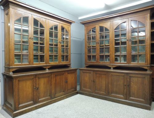 Excellent Pair of Oak Arts and Crafts Bookcases
