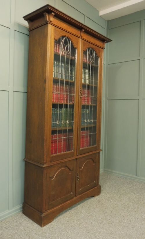 Tall Slim Oak Arts and Crafts Bookcase