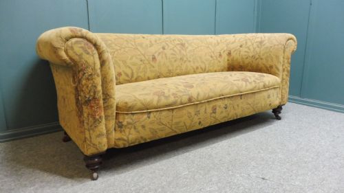VICTORIAN CHESTERFIELD SOFA FOR RECOVERING - ADDITIONAL PHOTO 1