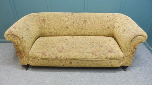 VICTORIAN CHESTERFIELD SOFA FOR RECOVERING - ADDITIONAL PHOTO 2