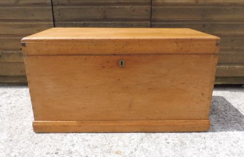 19TH CENTURY PINE CHESTCOFFER - ADDITIONAL PHOTO 1