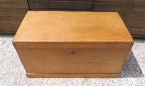 19TH CENTURY PINE CHESTCOFFER - ADDITIONAL PHOTO 5