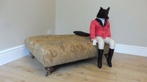 LARGE 19TH CENTURY SHOOLBRED FOOTSTOOL - ADDITIONAL PHOTO 3