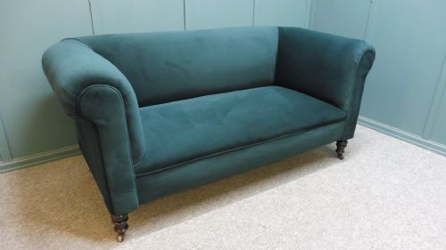NEWLY UPHOLSTERED VICTORIAN CHESTERFIELD SOFA - ADDITIONAL PHOTO 1