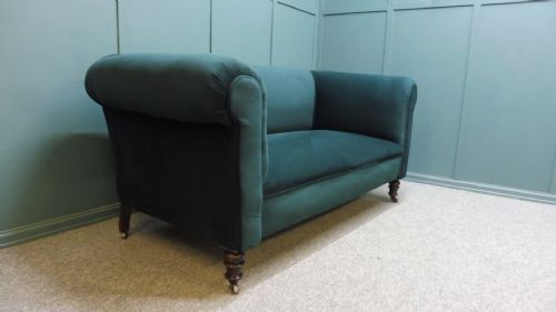 NEWLY UPHOLSTERED VICTORIAN CHESTERFIELD SOFA - ADDITIONAL PHOTO 2
