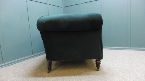 NEWLY UPHOLSTERED VICTORIAN CHESTERFIELD SOFA - ADDITIONAL PHOTO 5
